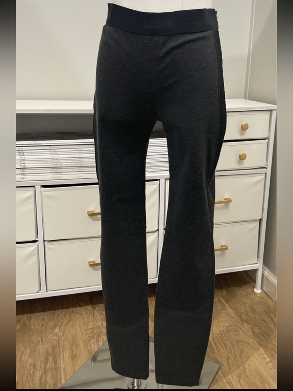 Elie Tahari for Design Nation Leggings (XS)